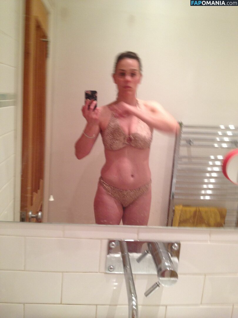 Jill Halfpenny Naken Läckta Foto #11