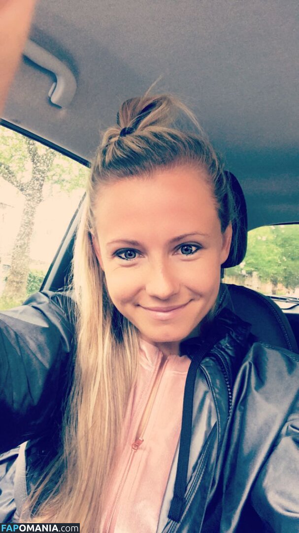 Julia Simic Naken Läckta Foto #16