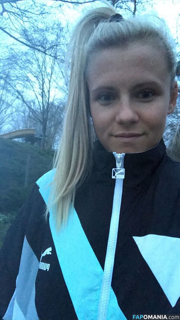 Julia Simic Naken Läckta Foto #22