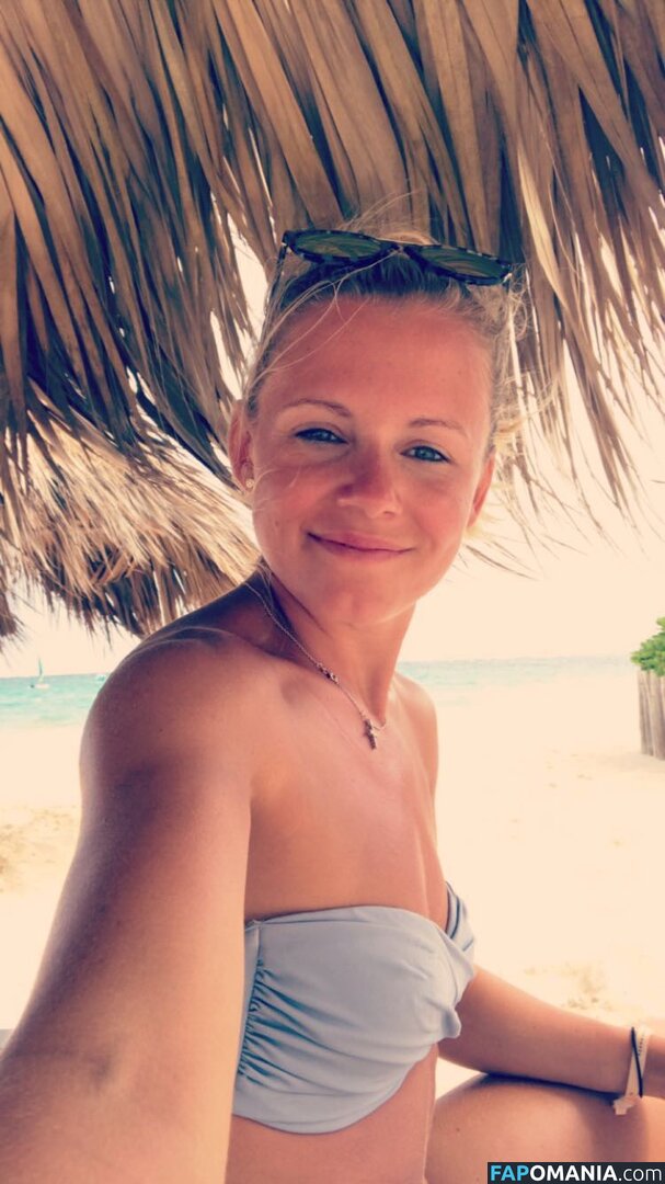 Julia Simic Naken Läckta Foto #42