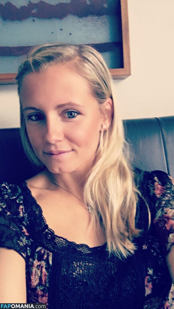 Julia Simic Naken Läckta Foto #49