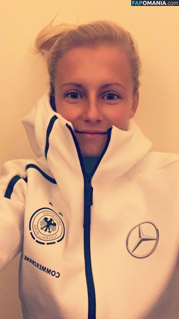 Julia Simic Naken Läckta Foto #52