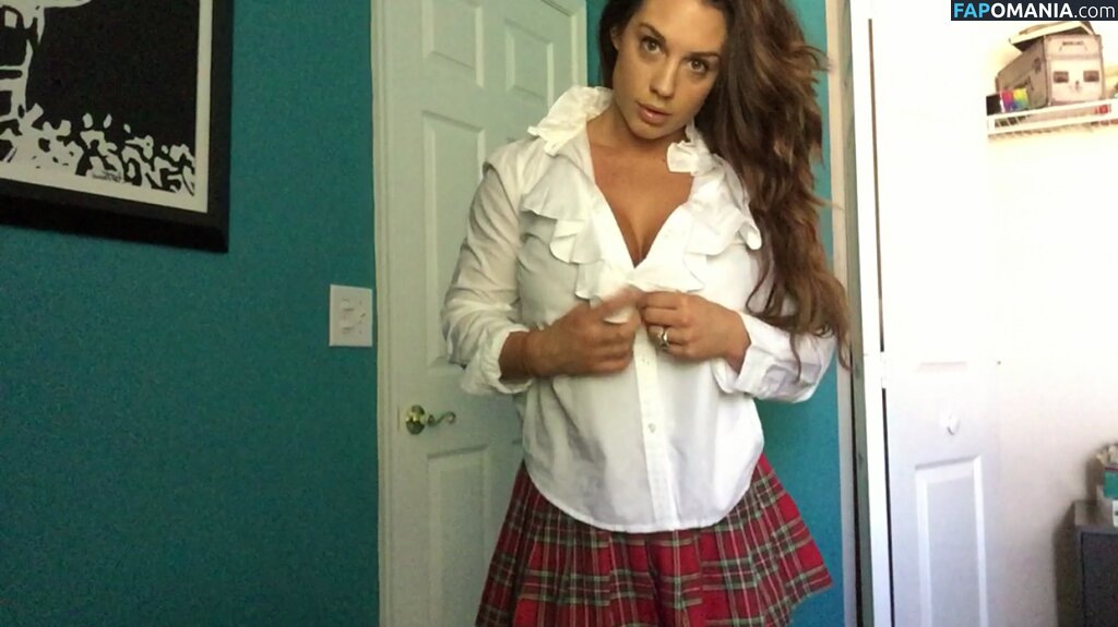 Kaitlyn WWE Naken Läckta Foto #12