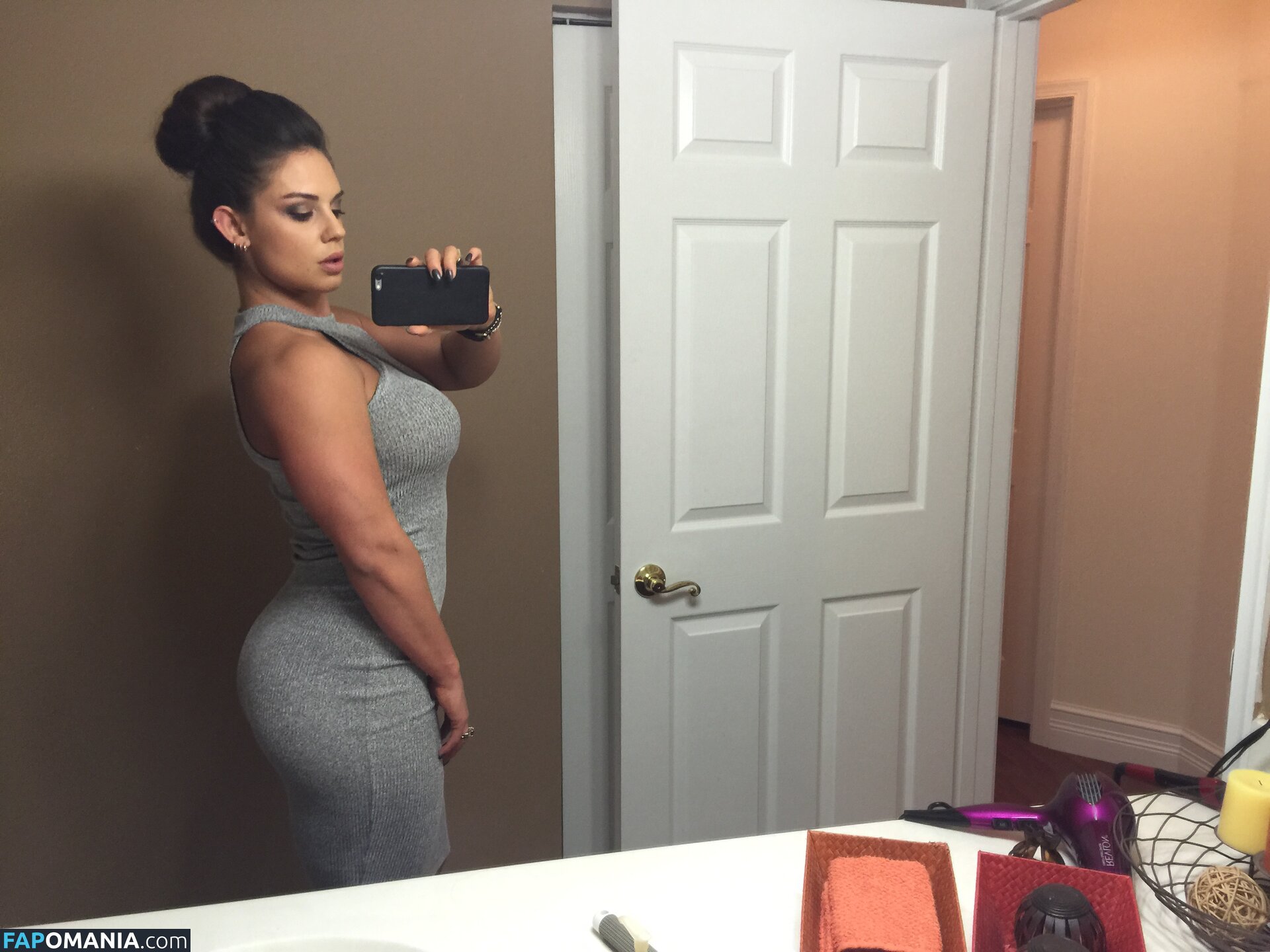 Kaitlyn WWE Naken Läckta Foto #136