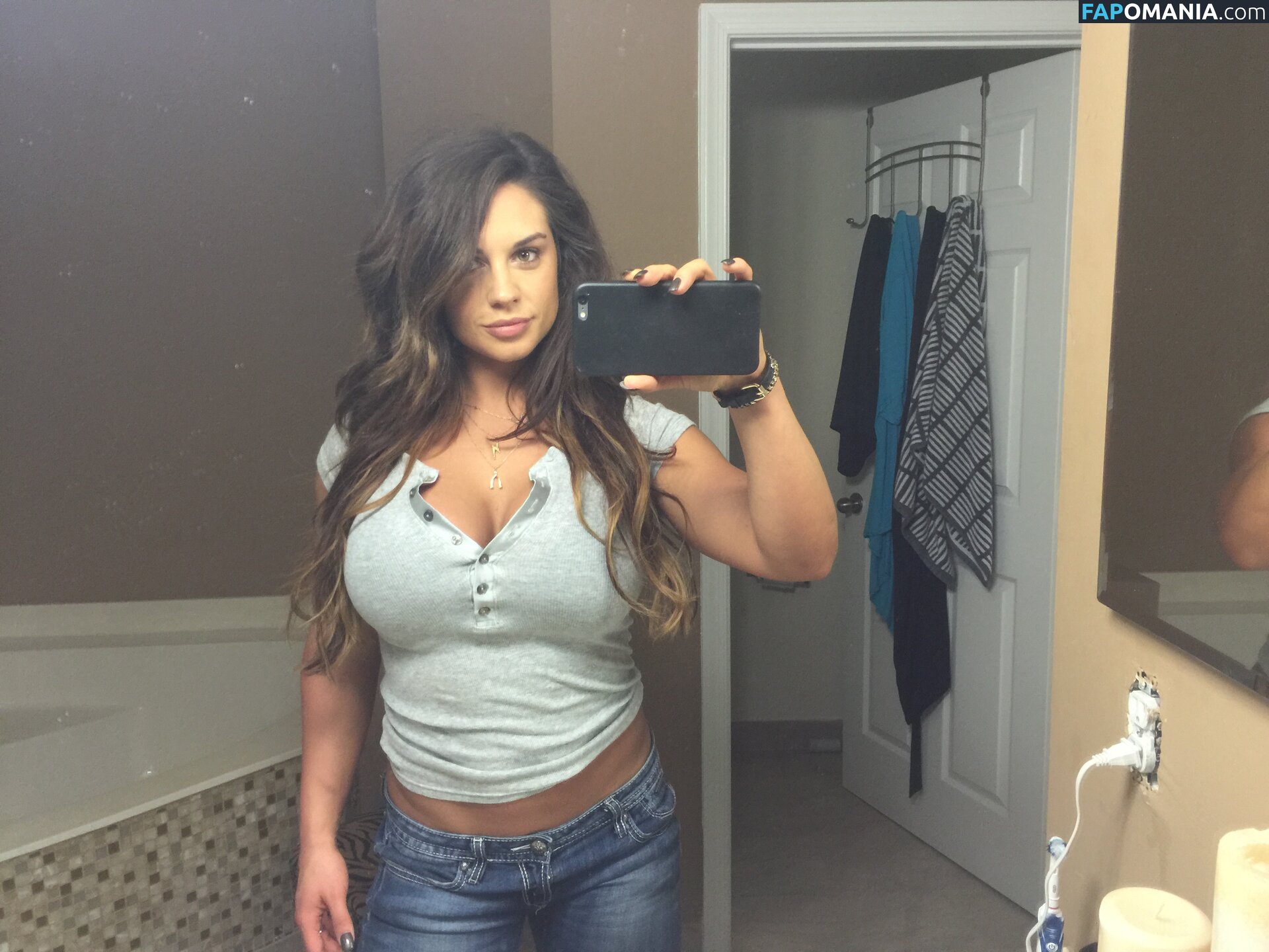 Kaitlyn WWE Naken Läckta Foto #153