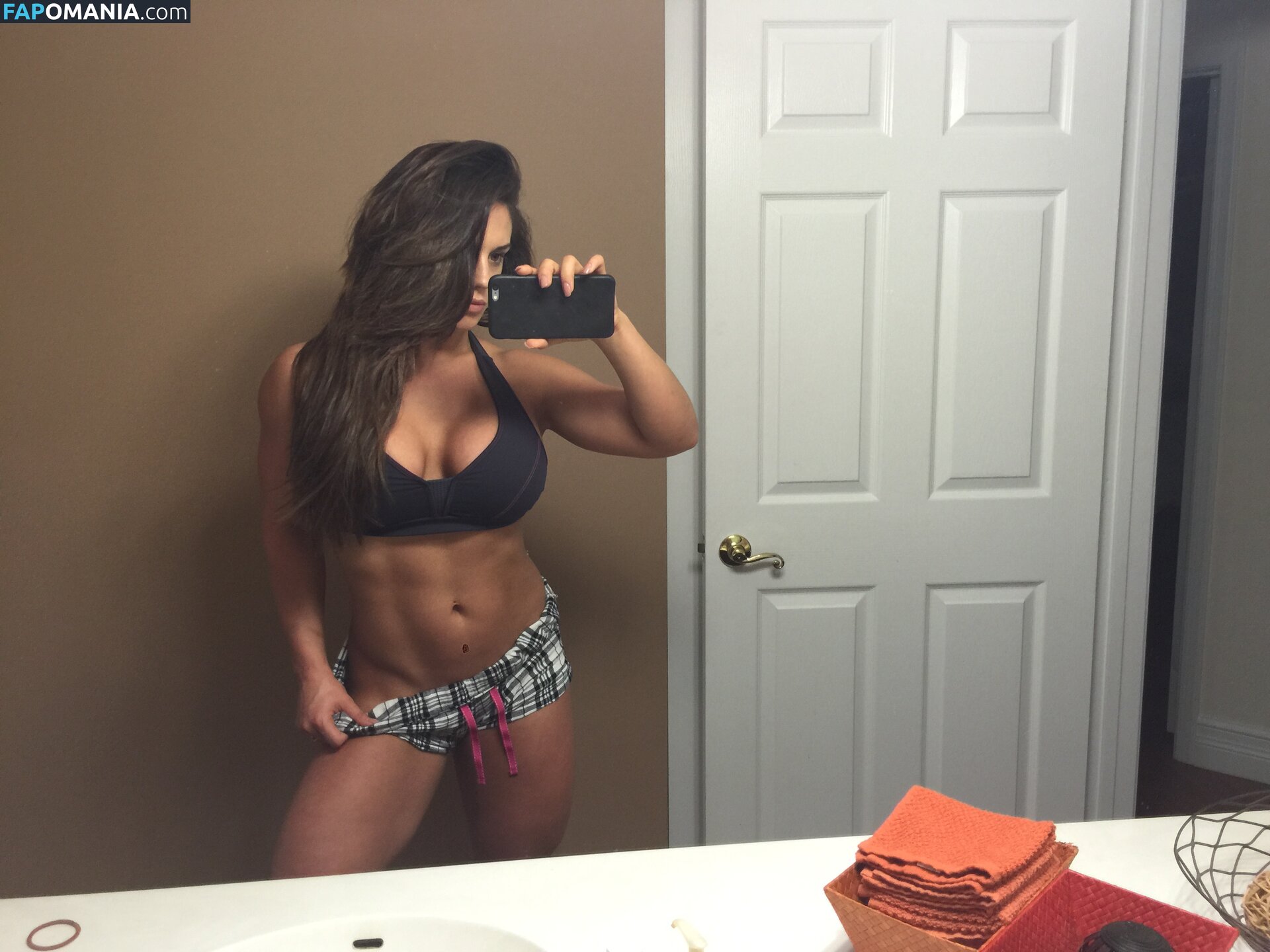 Kaitlyn WWE Naken Läckta Foto #165