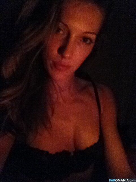Katie Cassidy Naken Läckta Foto #8