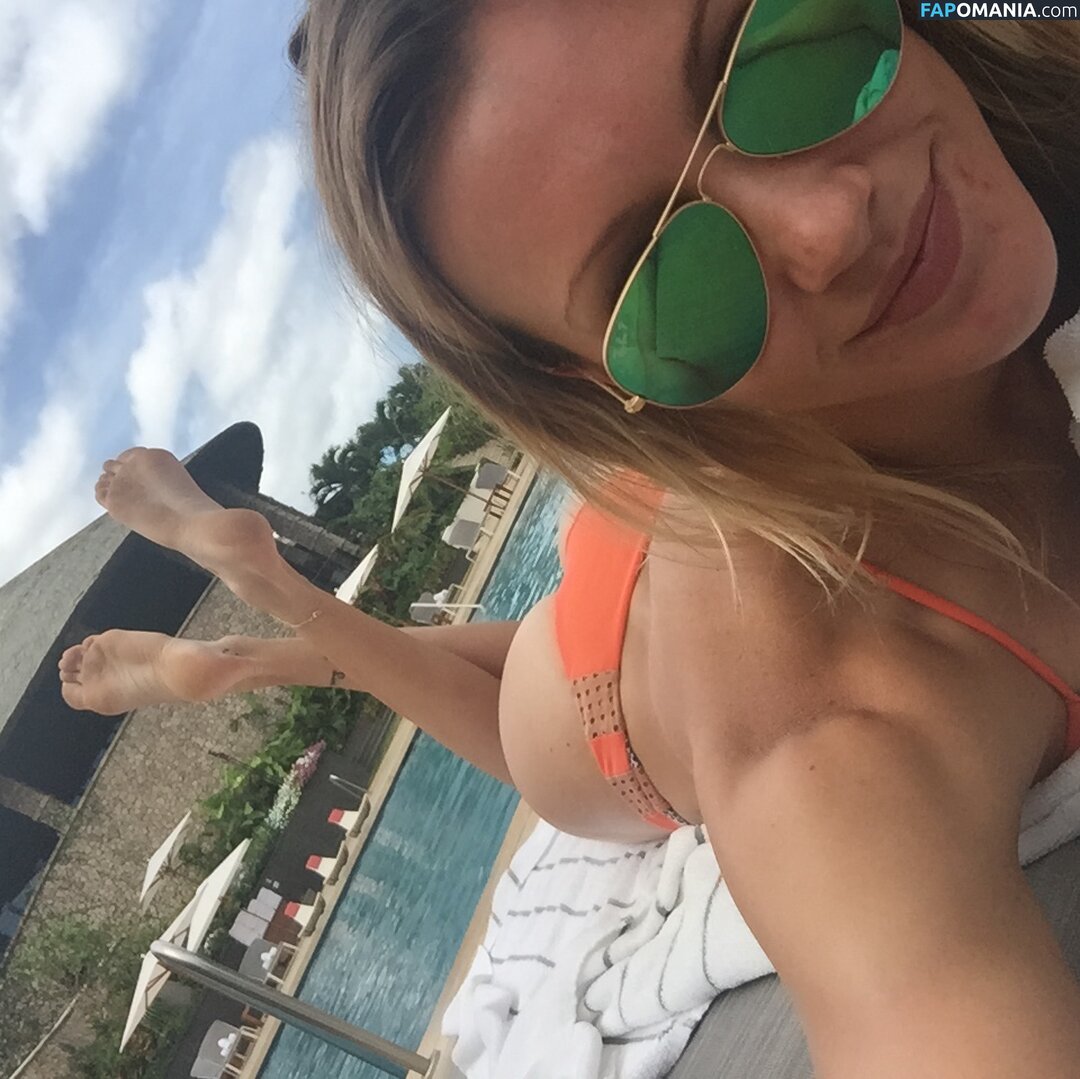 Katie Cassidy Naken Läckta Foto #17