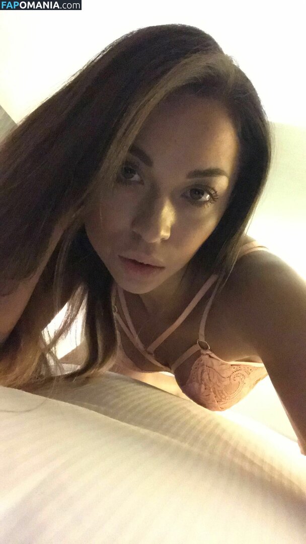 Katya Jones Naken Läckta Foto #10