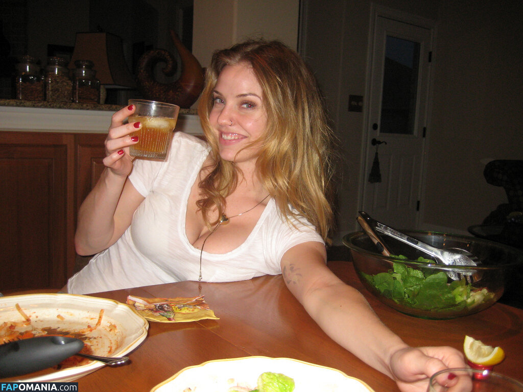 Kelli Garner Naken Läckta Foto #5