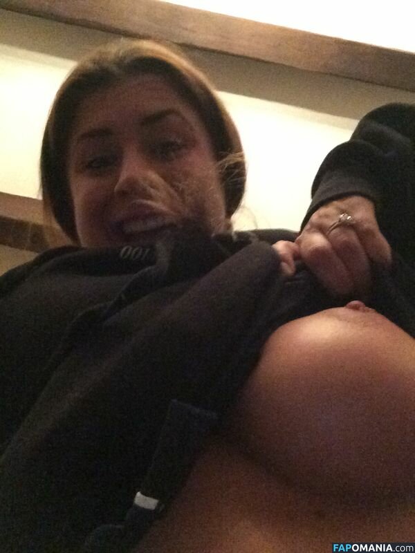 Kelly Hall Naken Läckta Foto #2