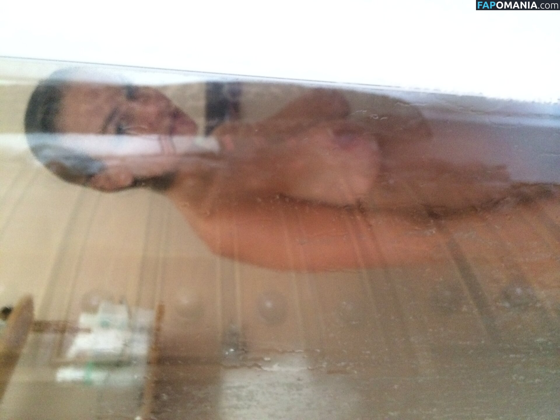 Lara Bingle Naken Läckta Foto #225