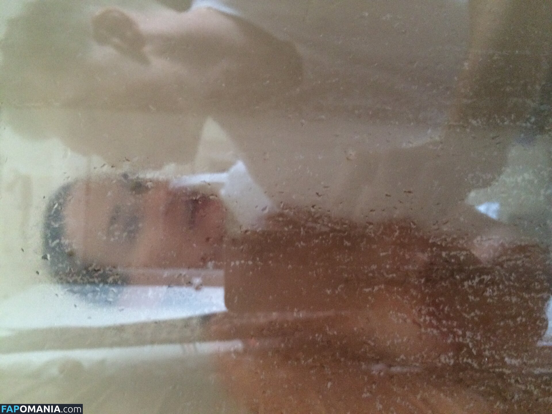 Lara Bingle Naken Läckta Foto #235