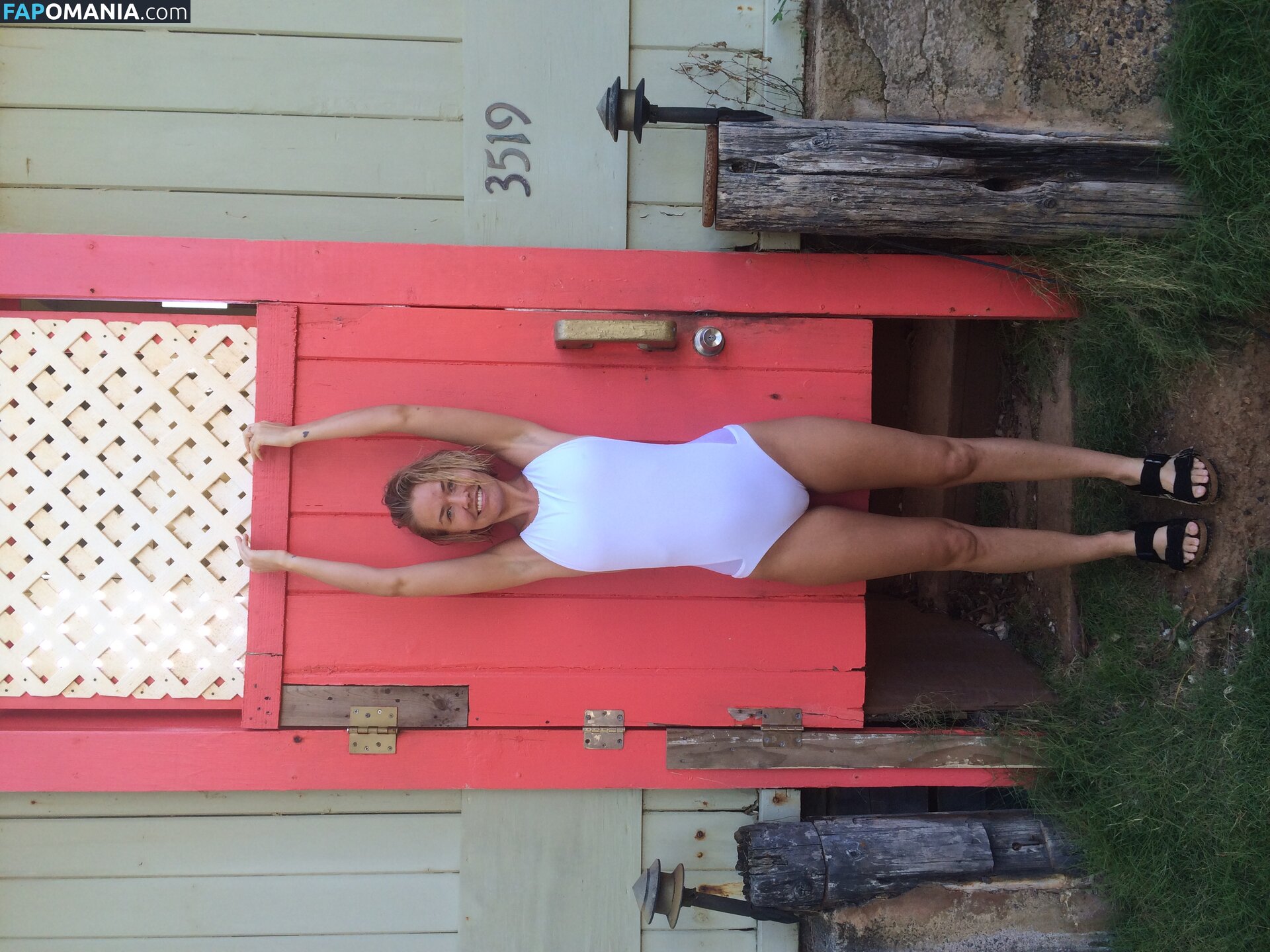 Lara Bingle Naken Läckta Foto #341