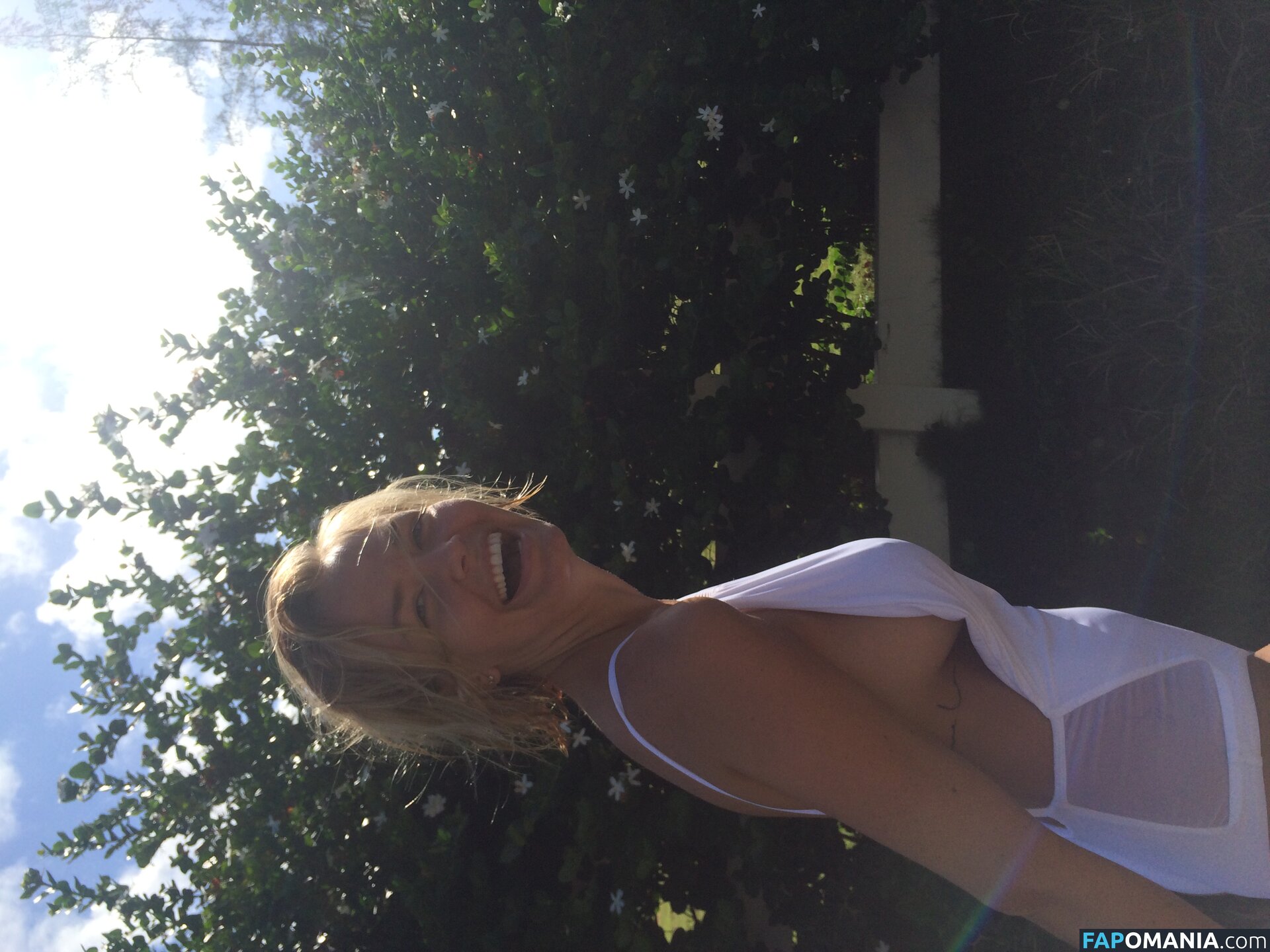 Lara Bingle Naken Läckta Foto #374