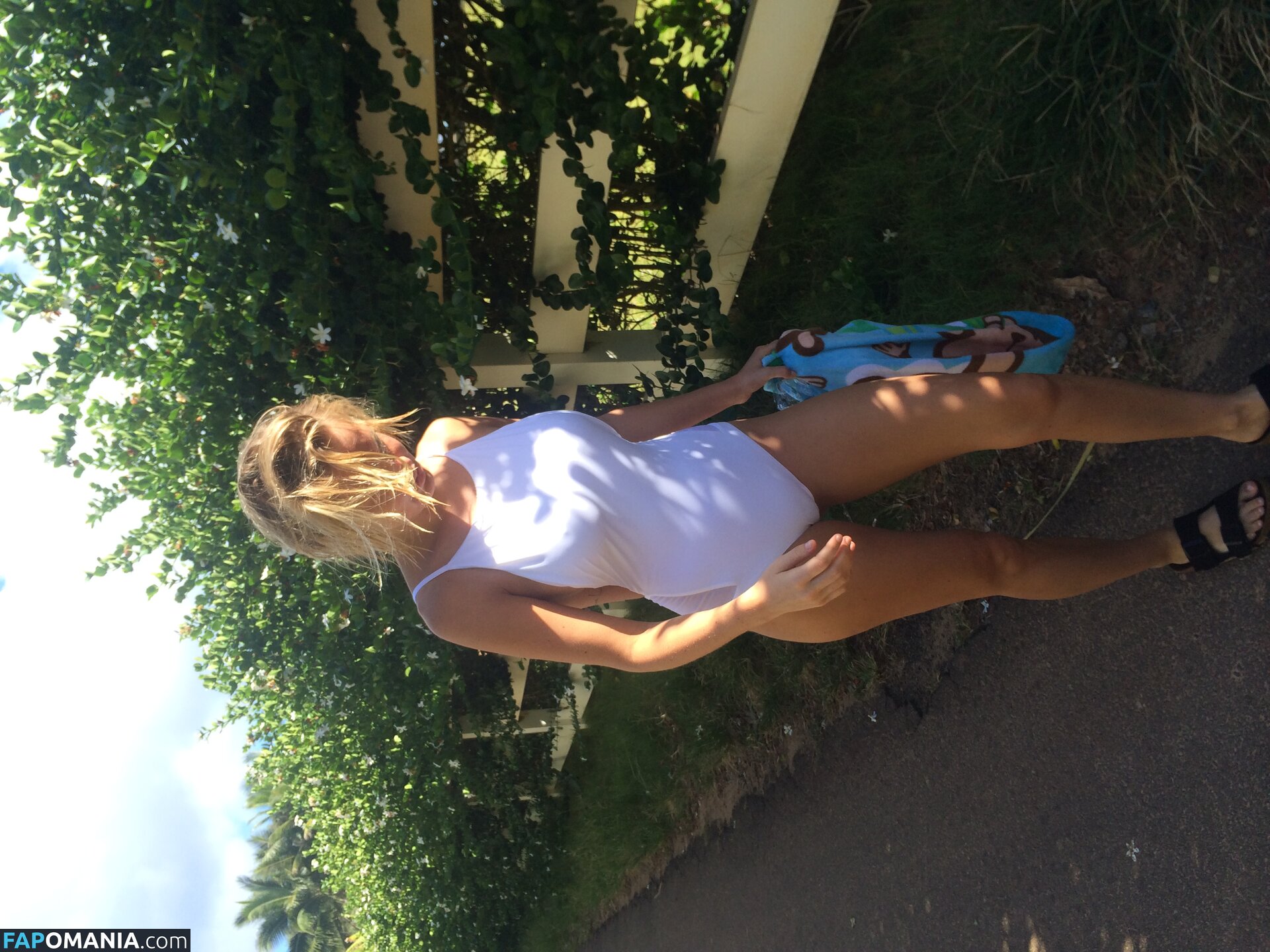 Lara Bingle Naken Läckta Foto #386