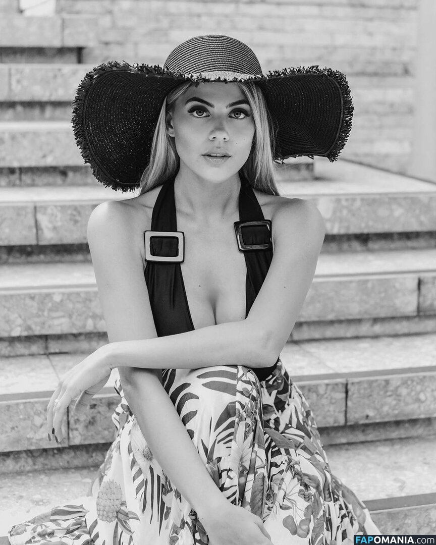 Laura Ortega Naken Läckta Foto #13
