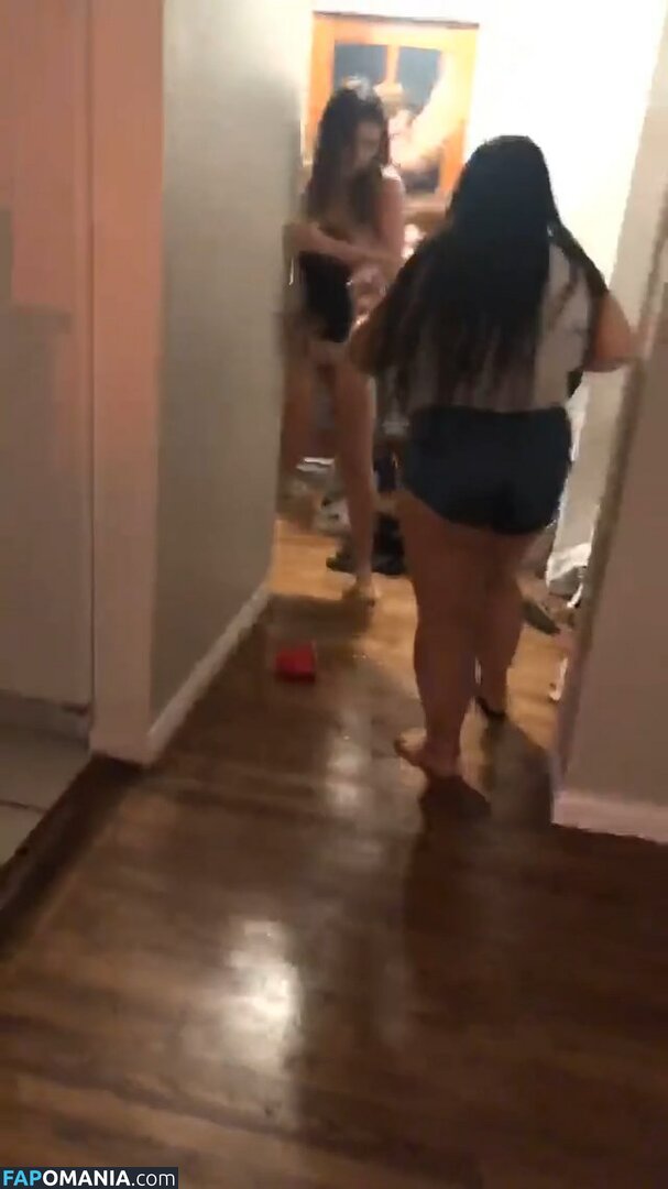 Lia Marie Johnson Naken Läckta Foto #3