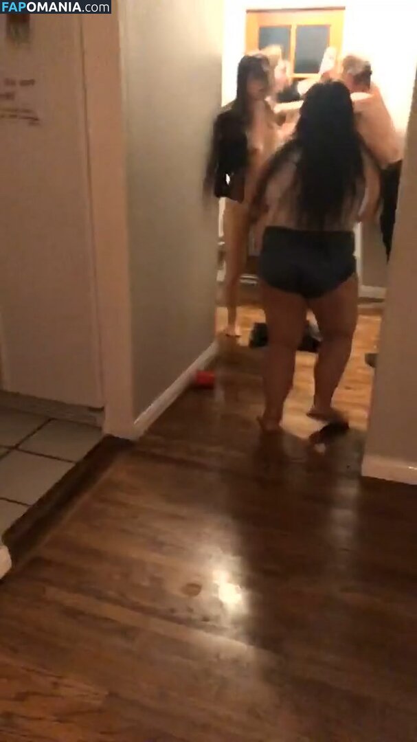 Lia Marie Johnson Naken Läckta Foto #4