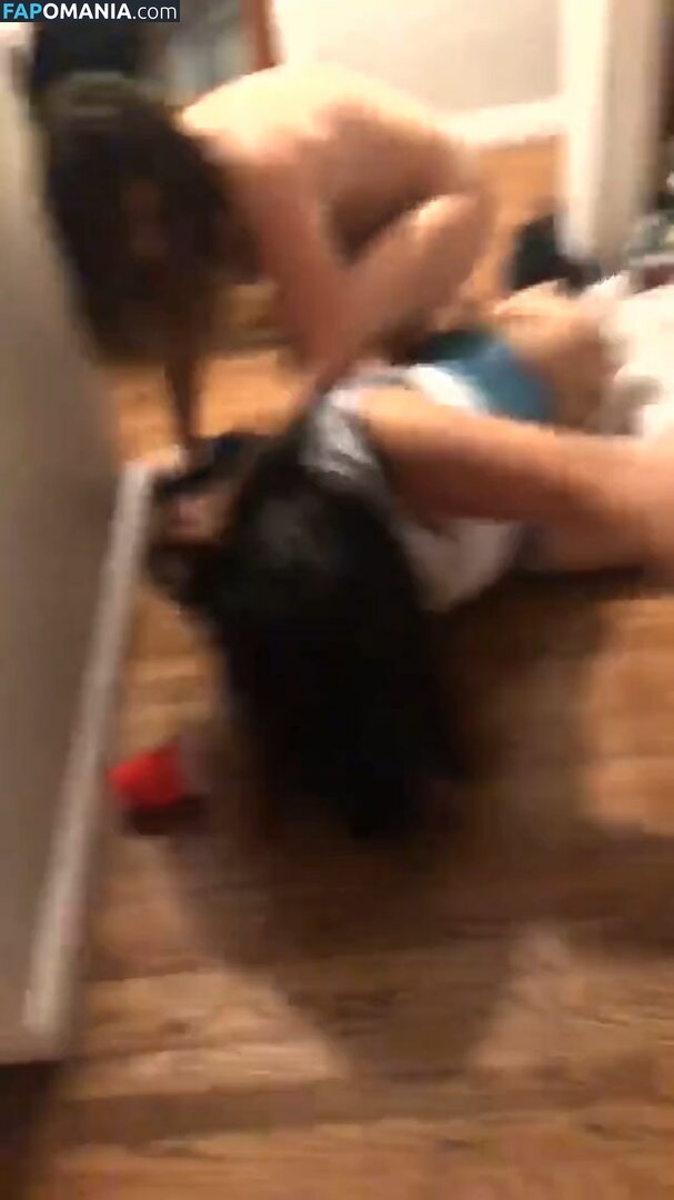 Lia Marie Johnson Naken Läckta Foto #6