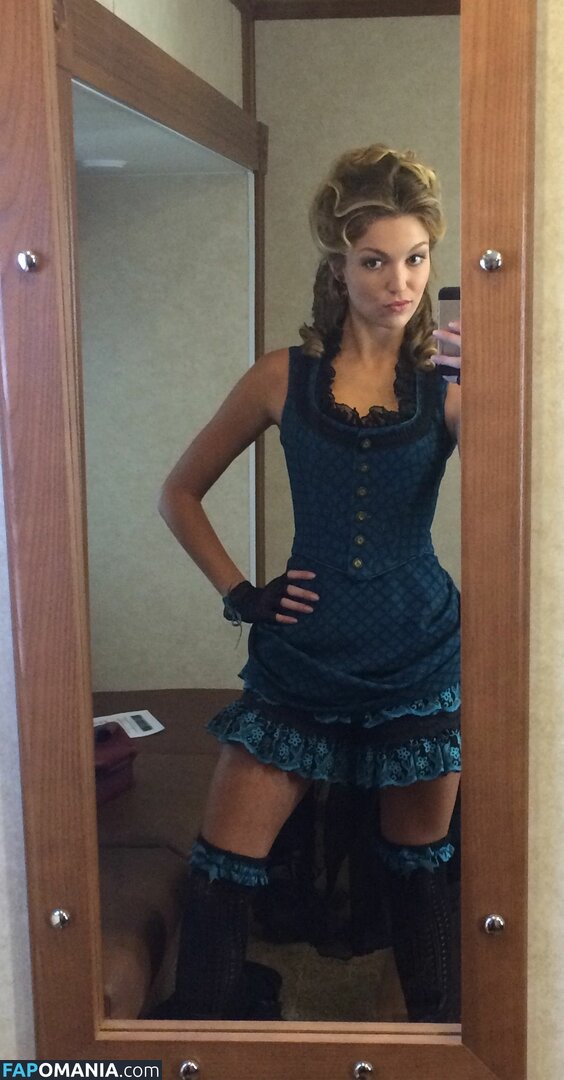 Lili Simmons Naken Läckta Foto #9