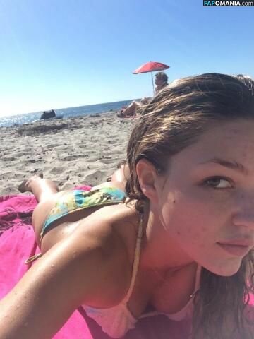 Lili Simmons Naken Läckta Foto #17