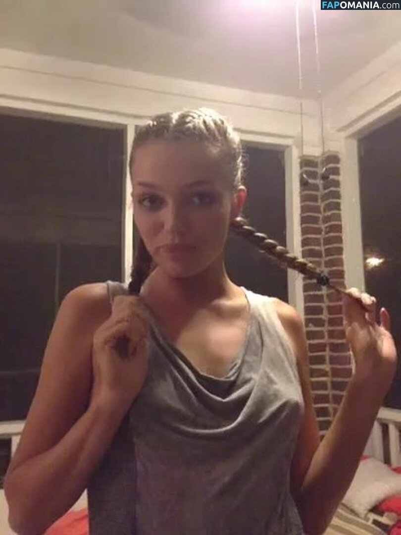 Lili Simmons Naken Läckta Foto #57
