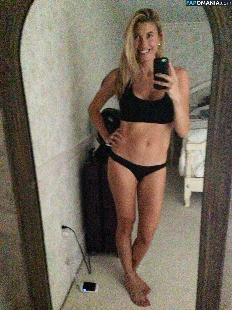 Lindsay Clubine Naken Läckta Foto #8