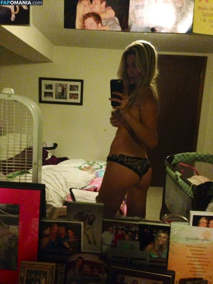 Lindsay Clubine Naken Läckta Foto #10