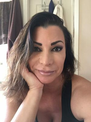 Lisa Marie Varon