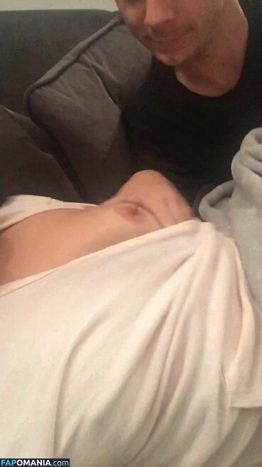 Lucy Fallon Naken Läckta Foto #8