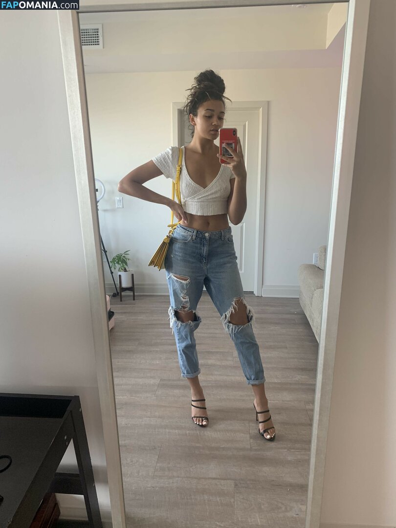 Madison Bailey Naken Läckta Foto #11