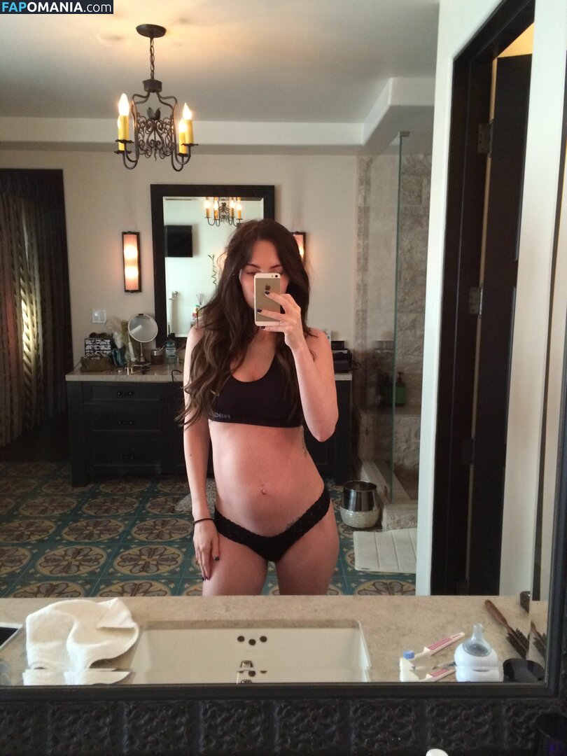 Megan Fox Naken Läckta Foto #8