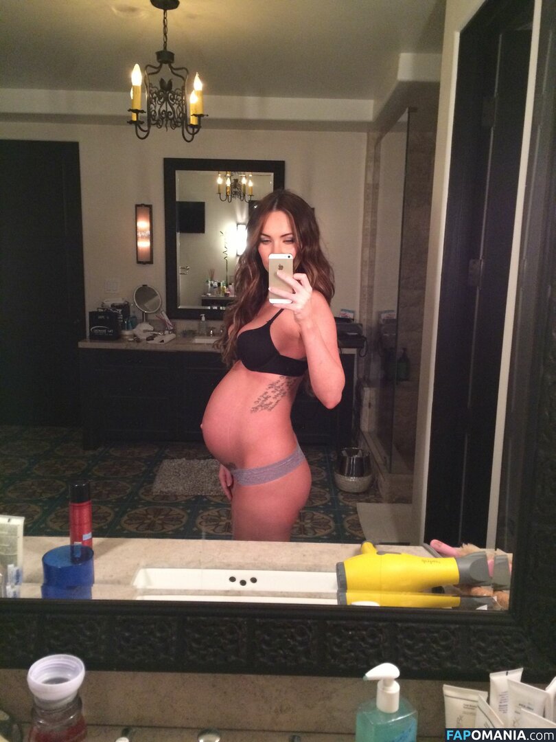 Megan Fox Naken Läckta Foto #20