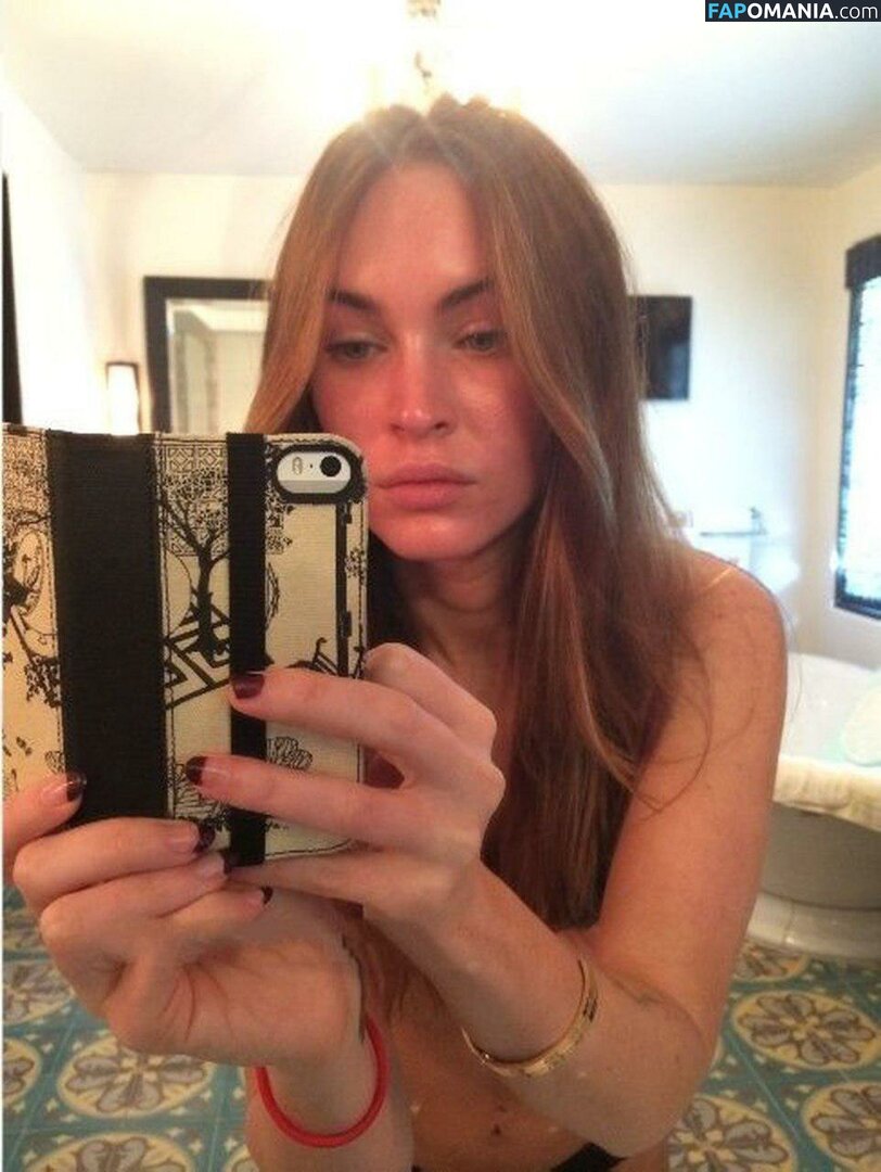 Megan Fox Naken Läckta Foto #62