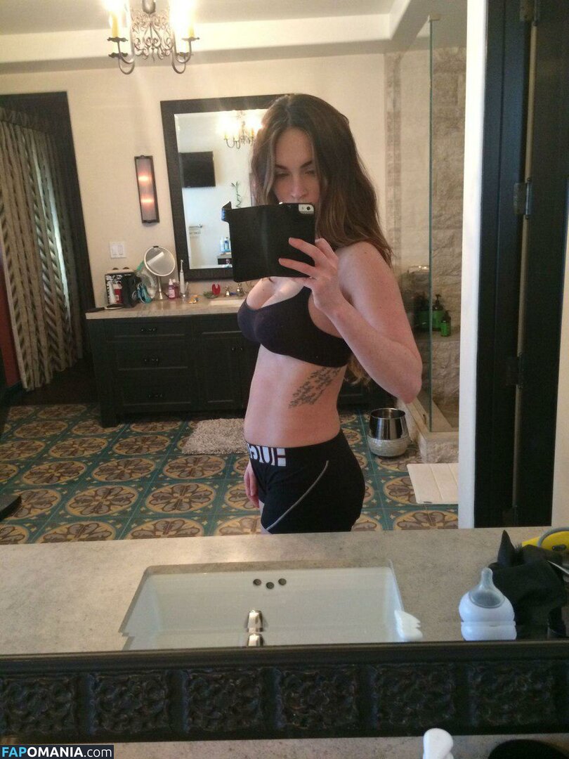 Megan Fox Naken Läckta Foto #63