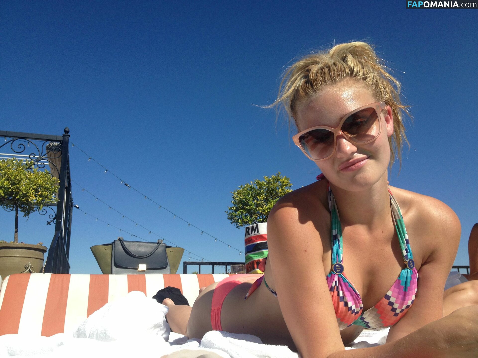 Michalka Sisters Naken Läckta Foto #1
