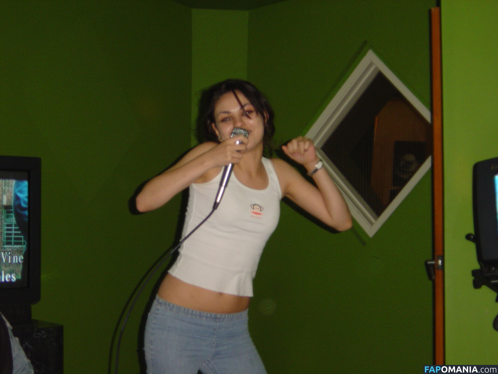 Mila Kunis Naken Läckta Foto #6