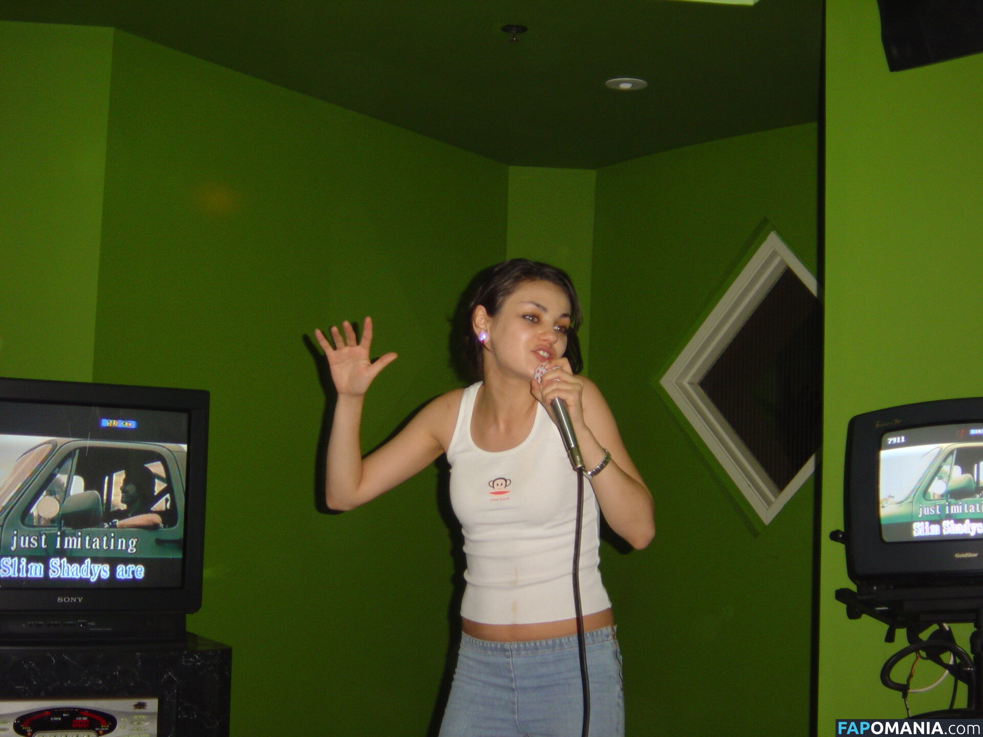 Mila Kunis Naken Läckta Foto #9