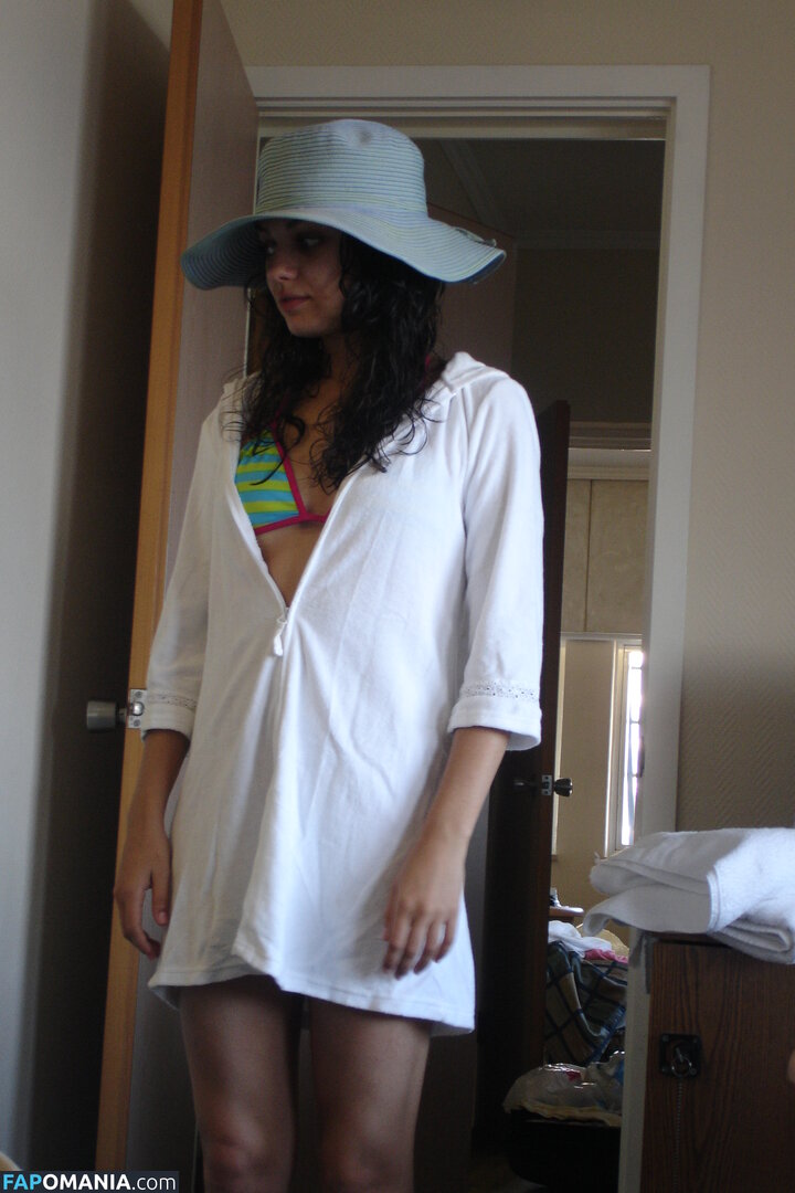 Mila Kunis Naken Läckta Foto #25