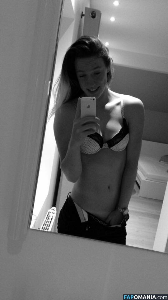 Monika Van De Vondel Naken Läckta Foto #10