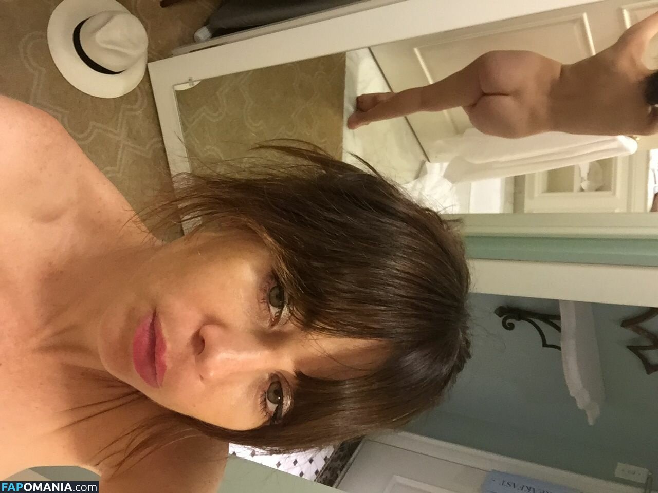 Natasha Leggero Naken Läckta Foto #7