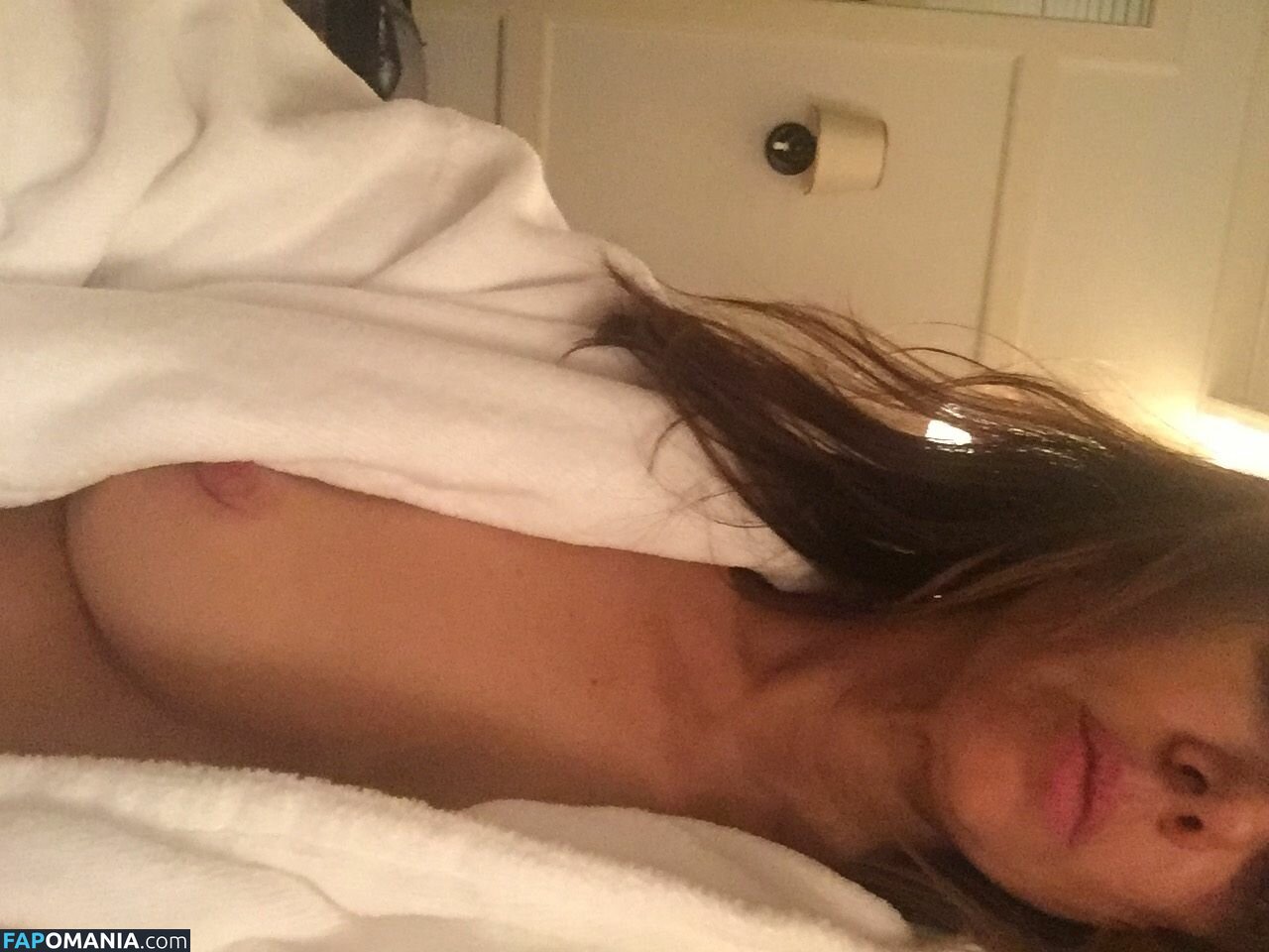 Natasha Leggero Naken Läckta Foto #12