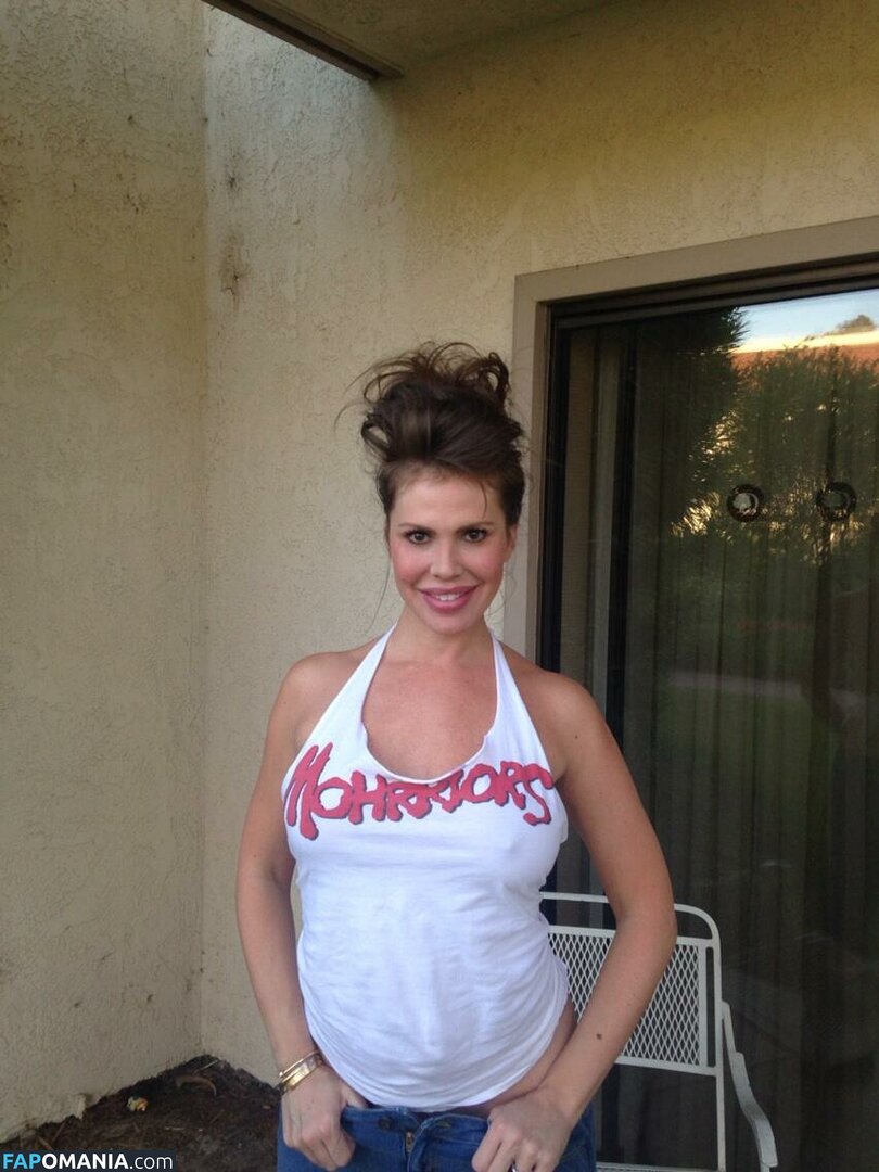 Nikki Cox Naken Läckta Foto #7