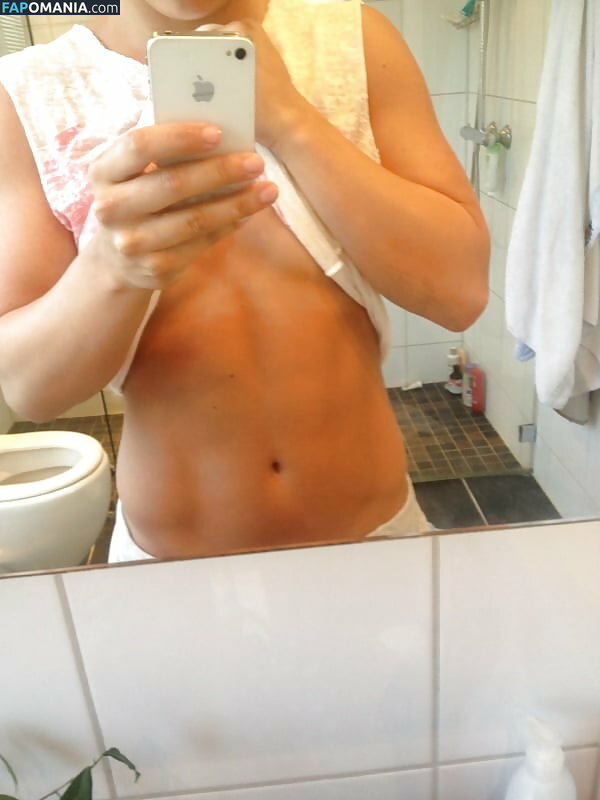 Nora Monk Naken Läckta Foto #11