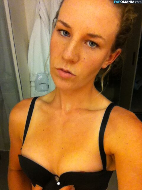 Olivia Rogowska Naken Läckta Foto #7