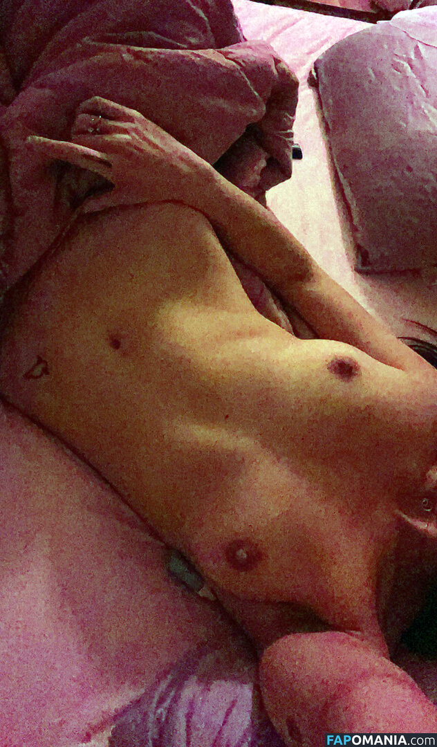 Olivia Tiedemann Naken Läckta Foto #20