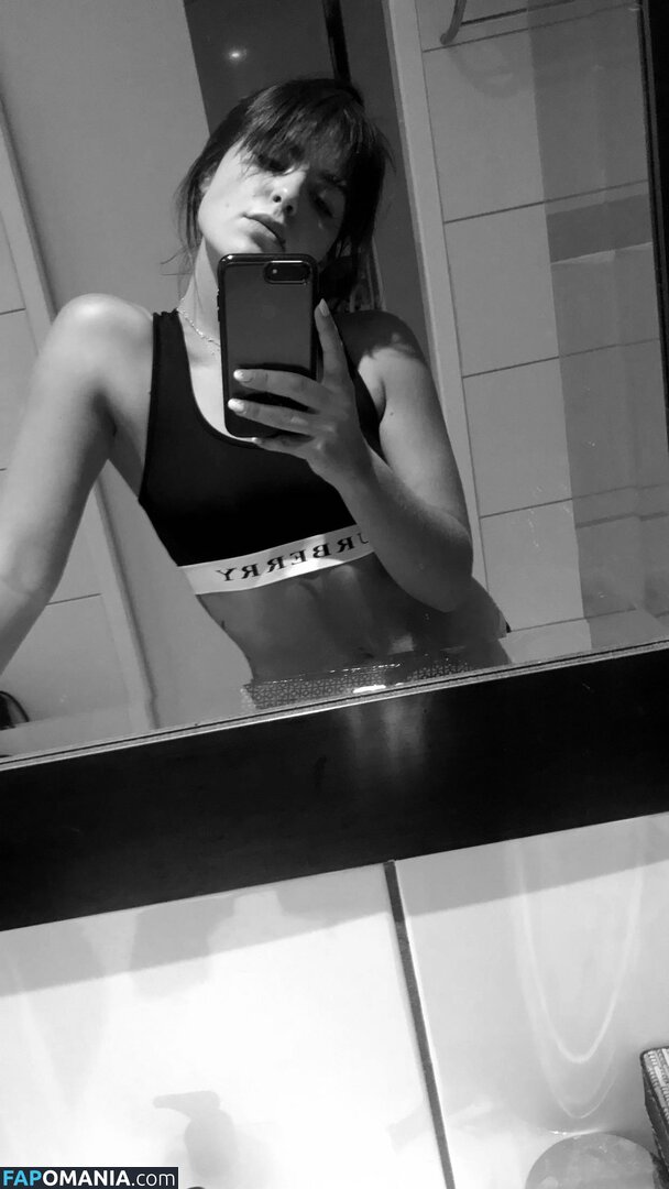 Olympia Valance Naken Läckta Foto #7