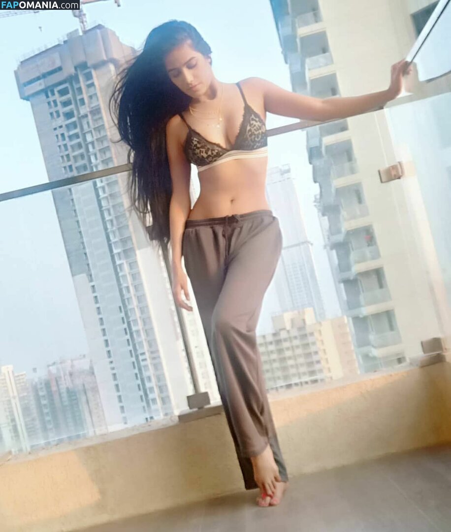 Poonam Pandey Naken Läckta Foto #3