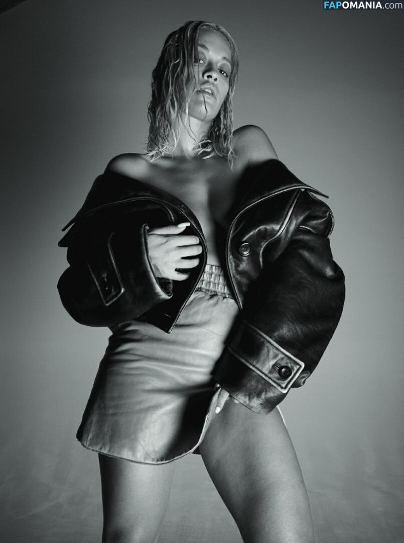 Rita Ora Naken Läckta Foto #103